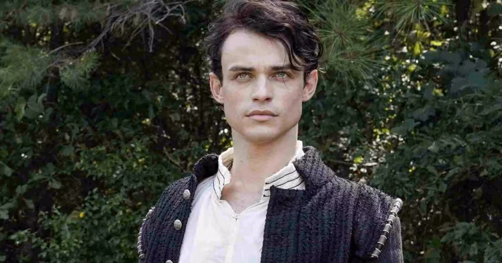Thomas Doherty Joins The Cast Of Dracula Inspired Film ‘The Bride’