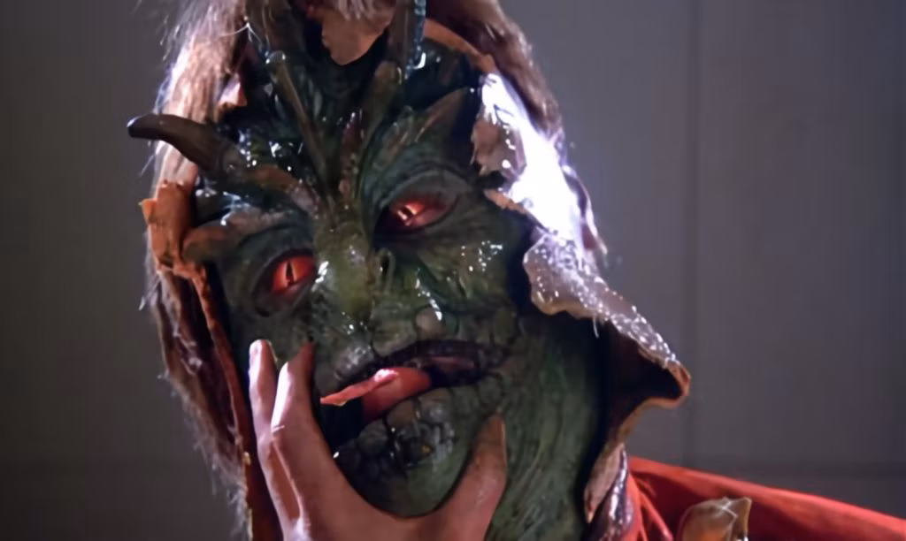 1984 Sci-Fi Series "V"Being Adapted For A New Movie Trilogy