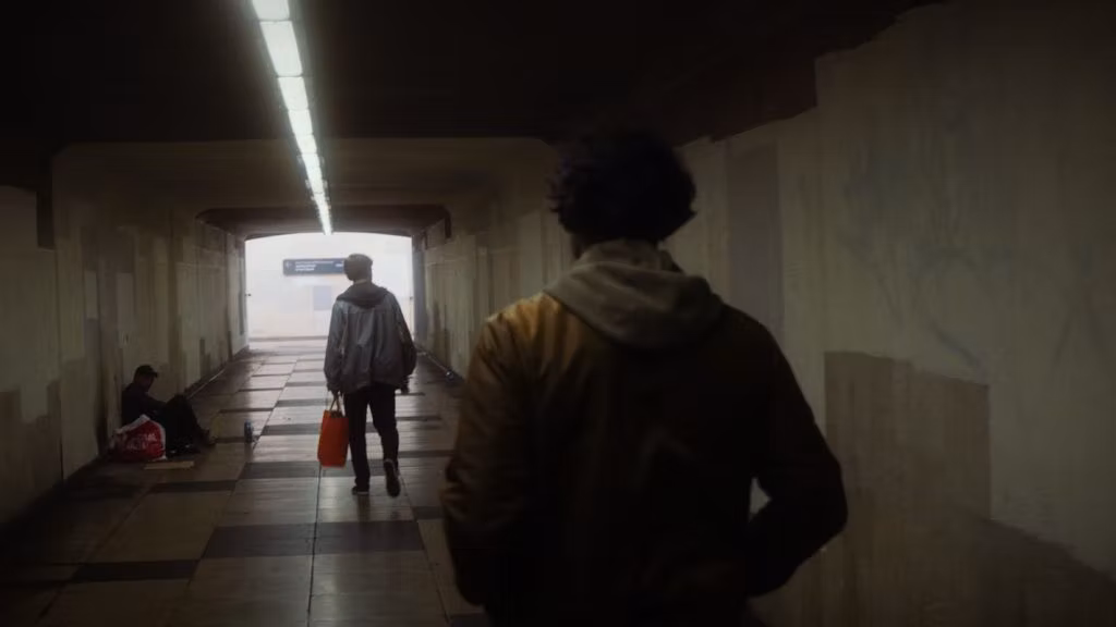 A Cop Goes Undercover In The Trailer For Crime Thriller 'Bluff'