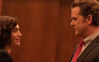 Lizzy Caplan And Joshua Jackson Lock Eyes In First Image From Paramount+’s ‘Fetal Attraction”