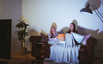 Cozy Classics – Best Films to Cozy Up with a Friend and Watch