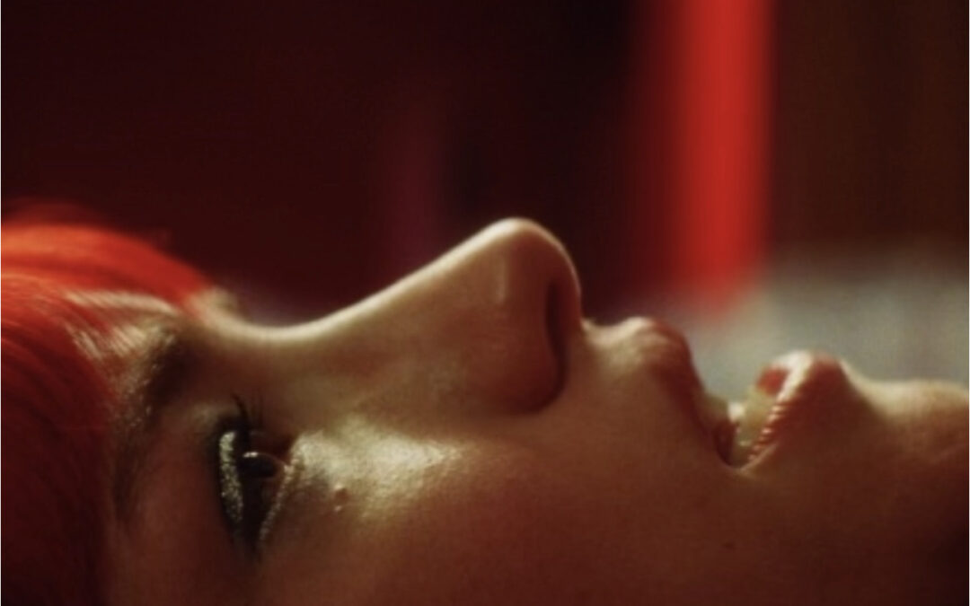 Spoiler-Free Reviews: STRANGE DARLING and THE WAIT (Fantastic Fest)