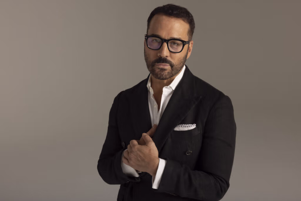 Emmy Winner Jeremy Piven Leads the Charge in Upcoming Dinosaur Horror 'Primitive War'