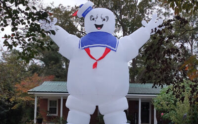 Unboxing a 33 Ft Tall Ghostbusters’ Stay Puft Marshmallow Man Inflatable