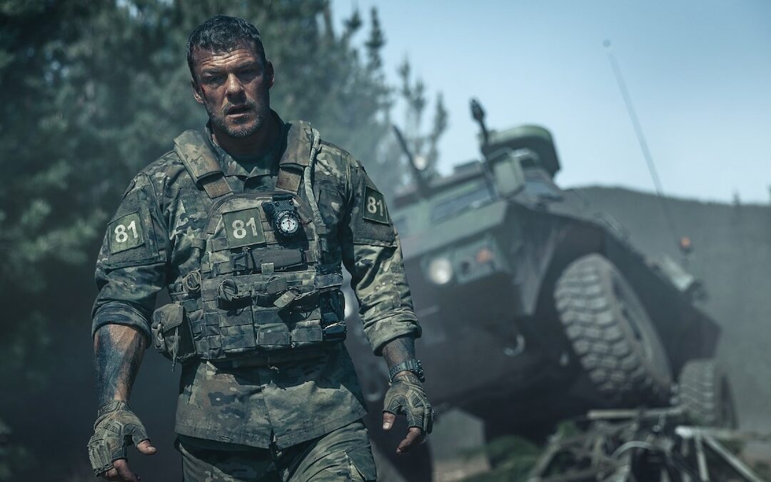 Alan Ritchson Fights to Survive in the New Trailer for Netflix’s Sci-fi Horror ‘War Machine’