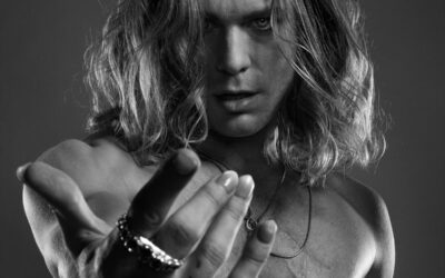 “The Vampire Lestat” Bares His Fangs and Soul with the Rock Single “Long Face”