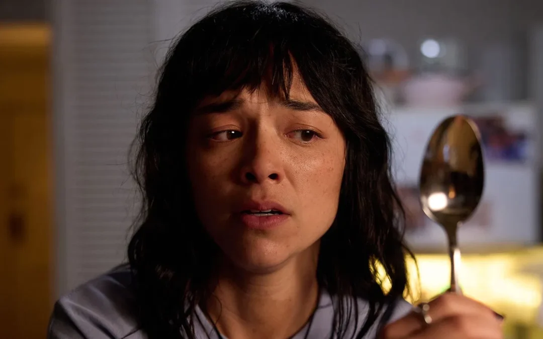 Dying to Be Thin: Natalie Erika James Targets Toxic Beauty Culture in ‘Saccharine’ – In Theaters Now